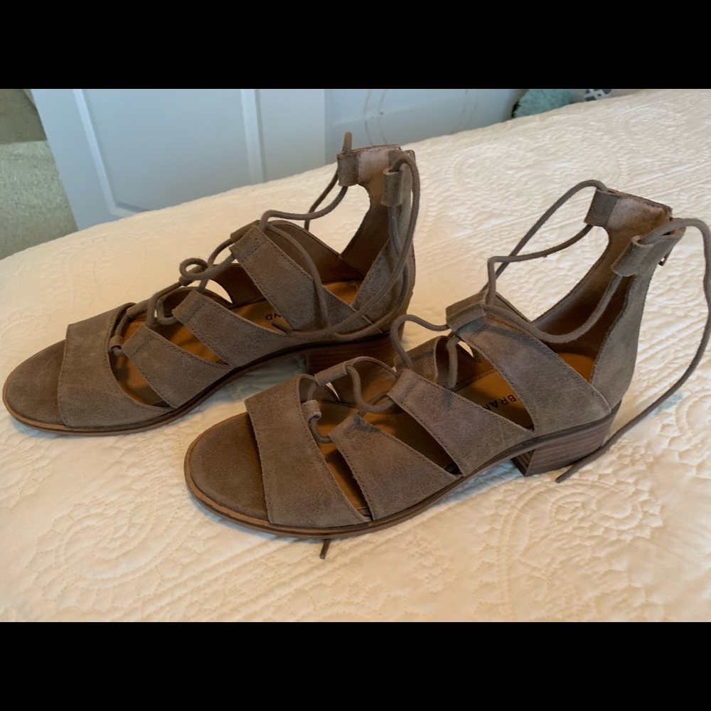 Authentic Lucky suede laced sandal